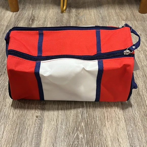 Lacoste Toiletry Bag - Picture 3 of 10